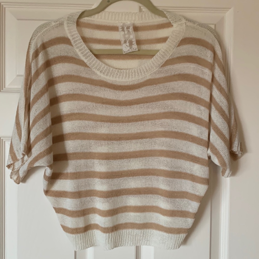 Classic striped neutral top.